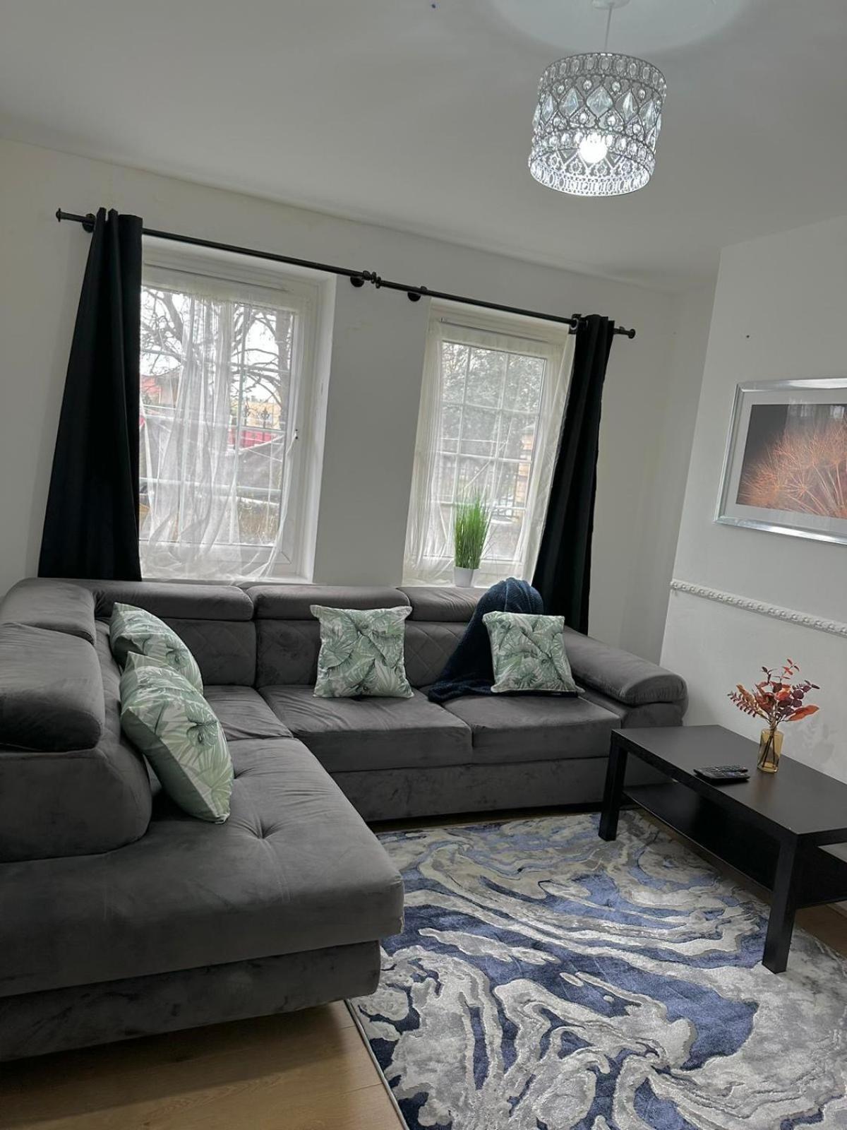2 Bedroom Flat, 2 Minutes Walk To Bethnalgreen Station, Central Λονδίνο Εξωτερικό φωτογραφία