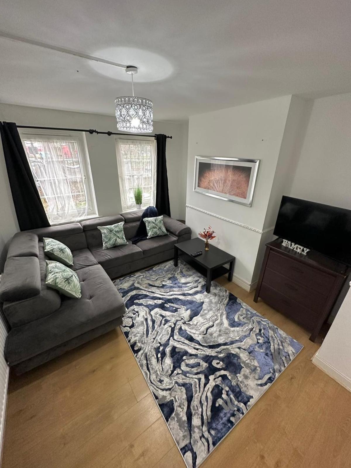 2 Bedroom Flat, 2 Minutes Walk To Bethnalgreen Station, Central Λονδίνο Εξωτερικό φωτογραφία