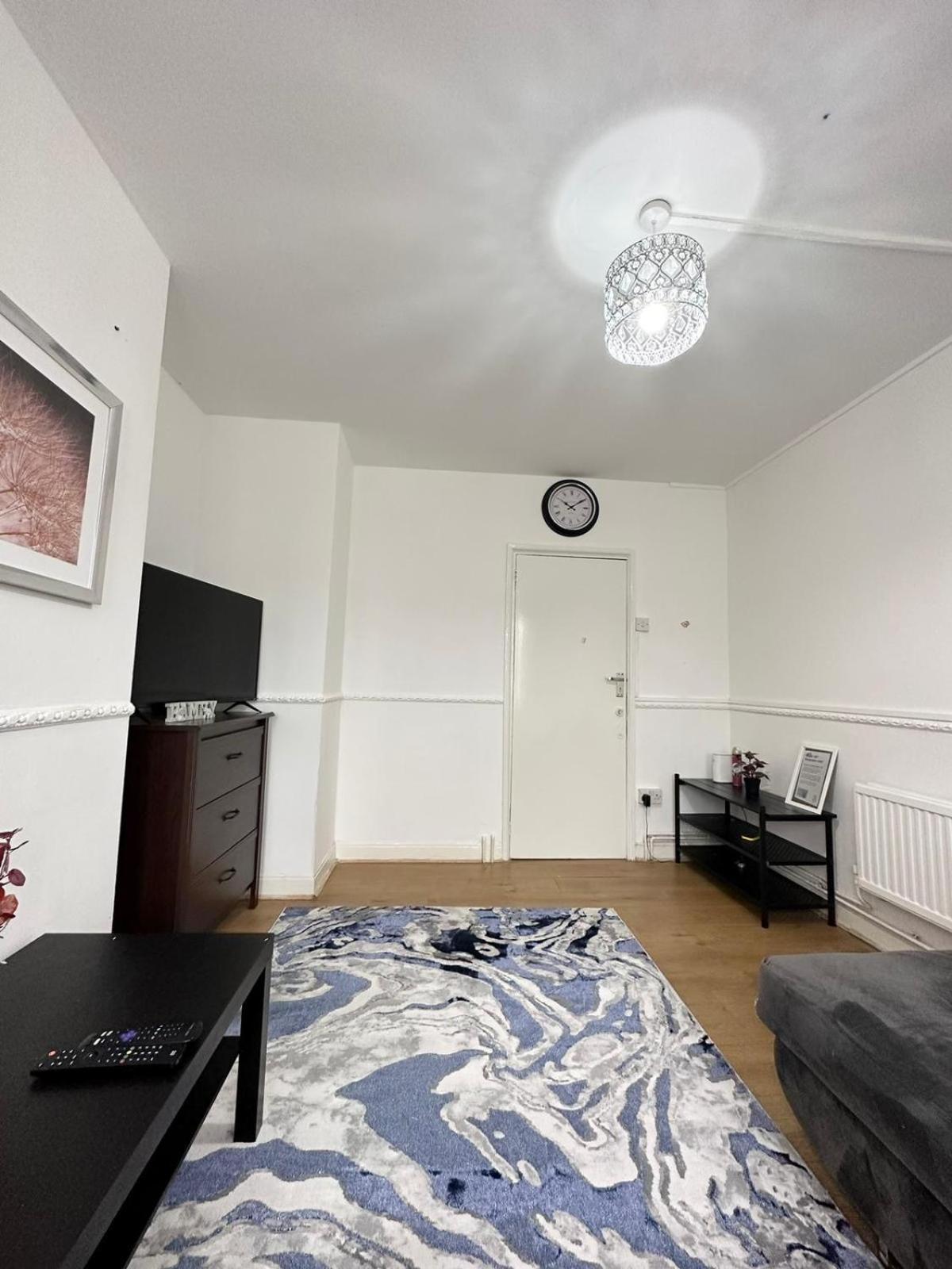 2 Bedroom Flat, 2 Minutes Walk To Bethnalgreen Station, Central Λονδίνο Εξωτερικό φωτογραφία