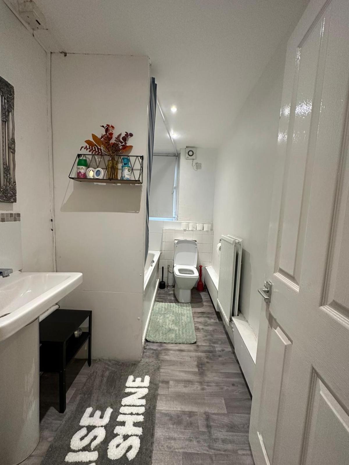 2 Bedroom Flat, 2 Minutes Walk To Bethnalgreen Station, Central Λονδίνο Εξωτερικό φωτογραφία