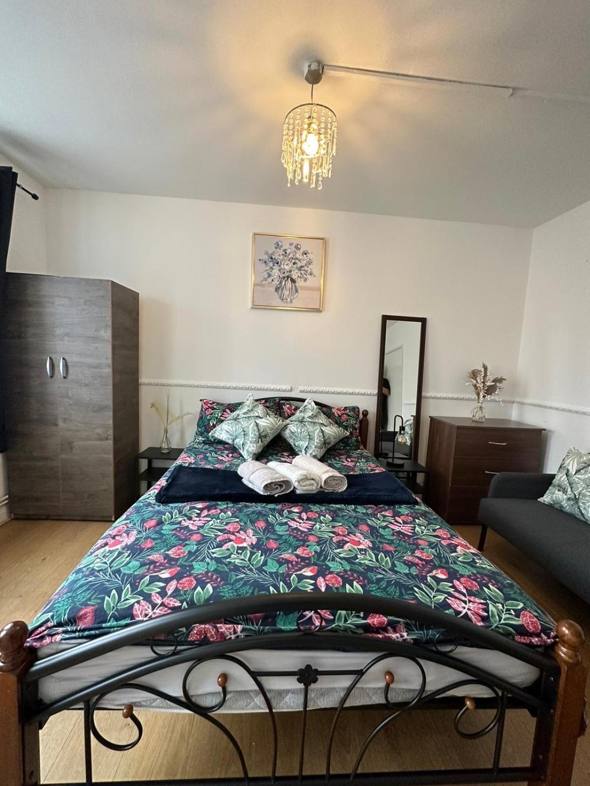 2 Bedroom Flat, 2 Minutes Walk To Bethnalgreen Station, Central Λονδίνο Εξωτερικό φωτογραφία