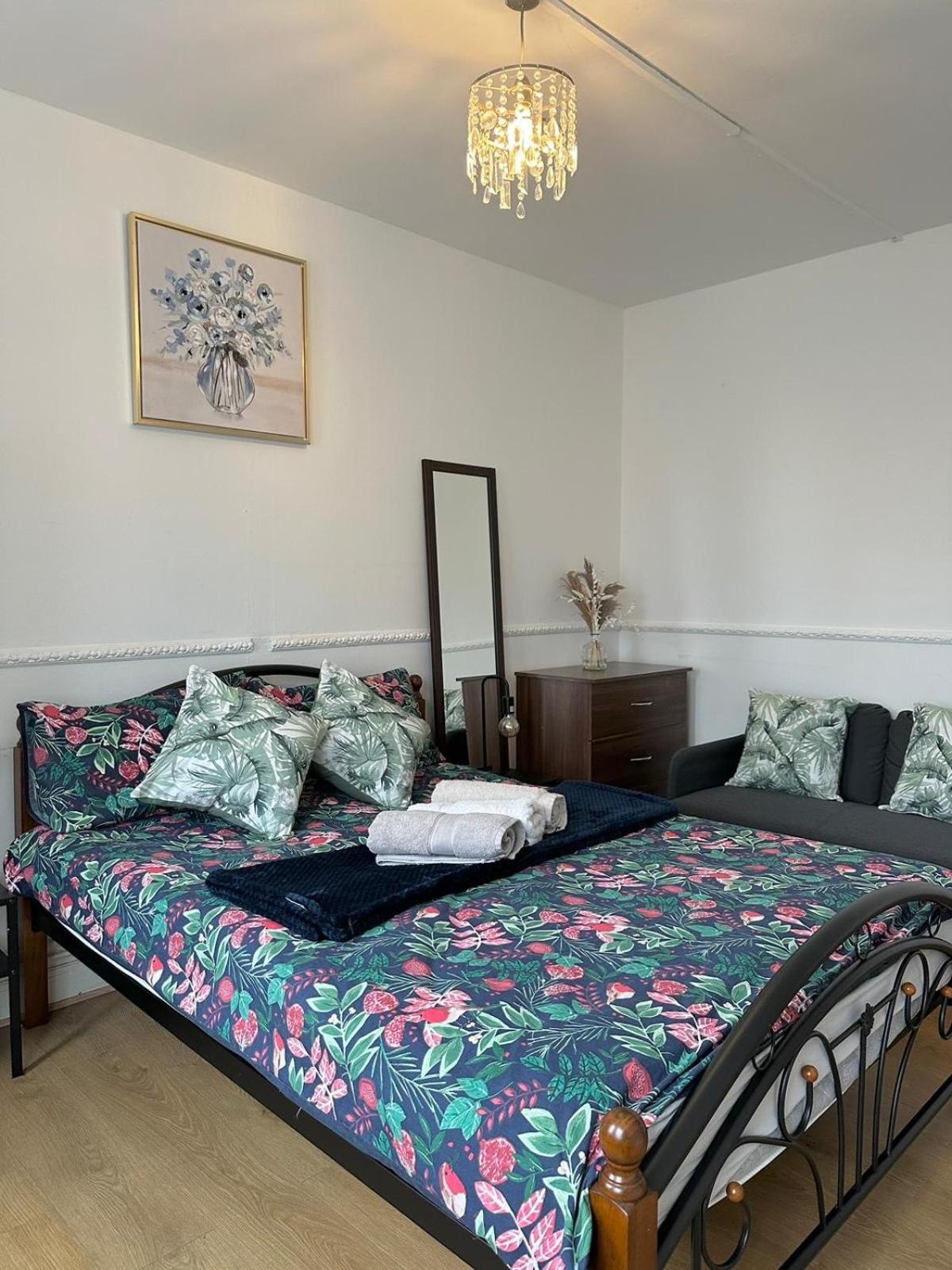 2 Bedroom Flat, 2 Minutes Walk To Bethnalgreen Station, Central Λονδίνο Εξωτερικό φωτογραφία