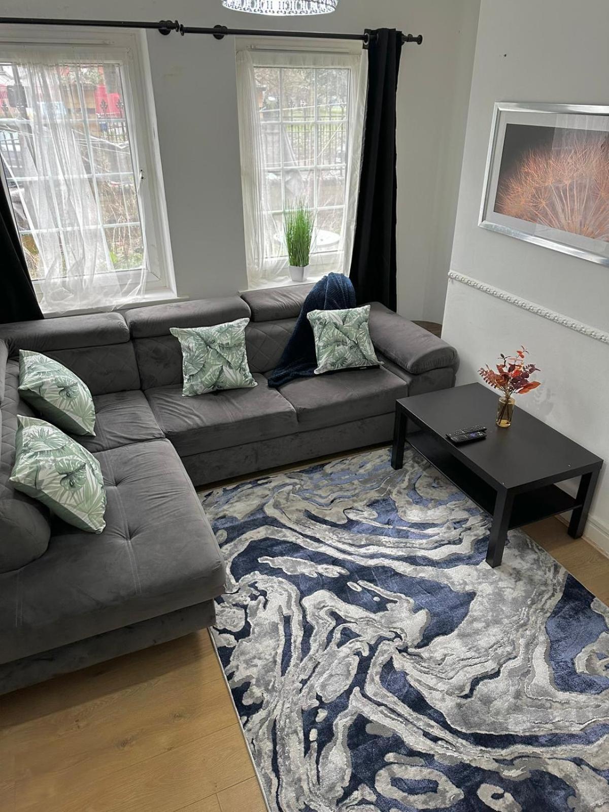 2 Bedroom Flat, 2 Minutes Walk To Bethnalgreen Station, Central Λονδίνο Εξωτερικό φωτογραφία