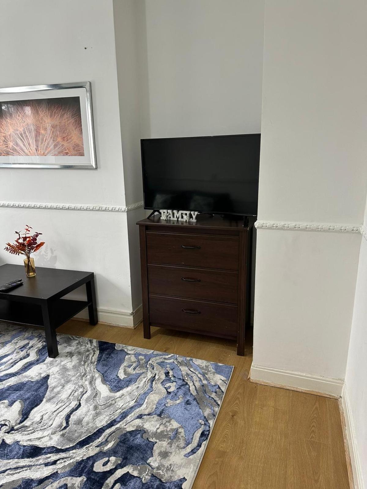 2 Bedroom Flat, 2 Minutes Walk To Bethnalgreen Station, Central Λονδίνο Εξωτερικό φωτογραφία