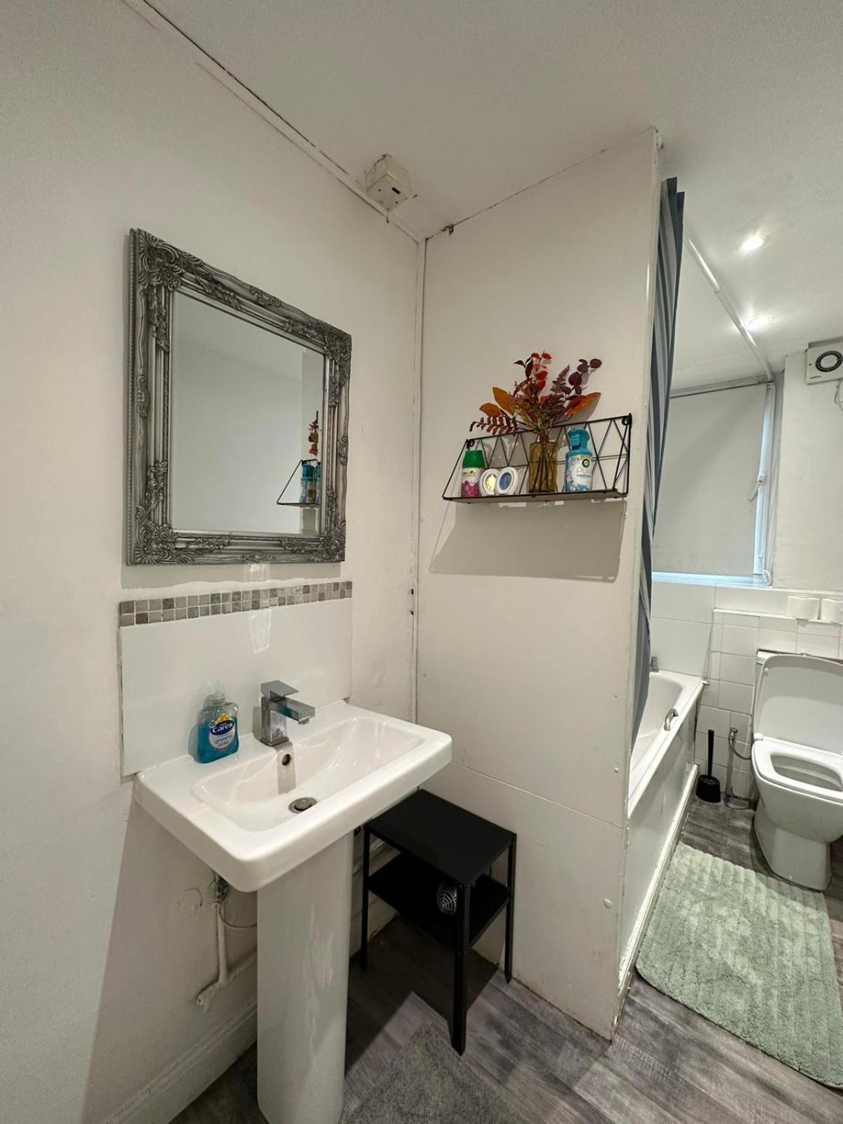 2 Bedroom Flat, 2 Minutes Walk To Bethnalgreen Station, Central Λονδίνο Εξωτερικό φωτογραφία