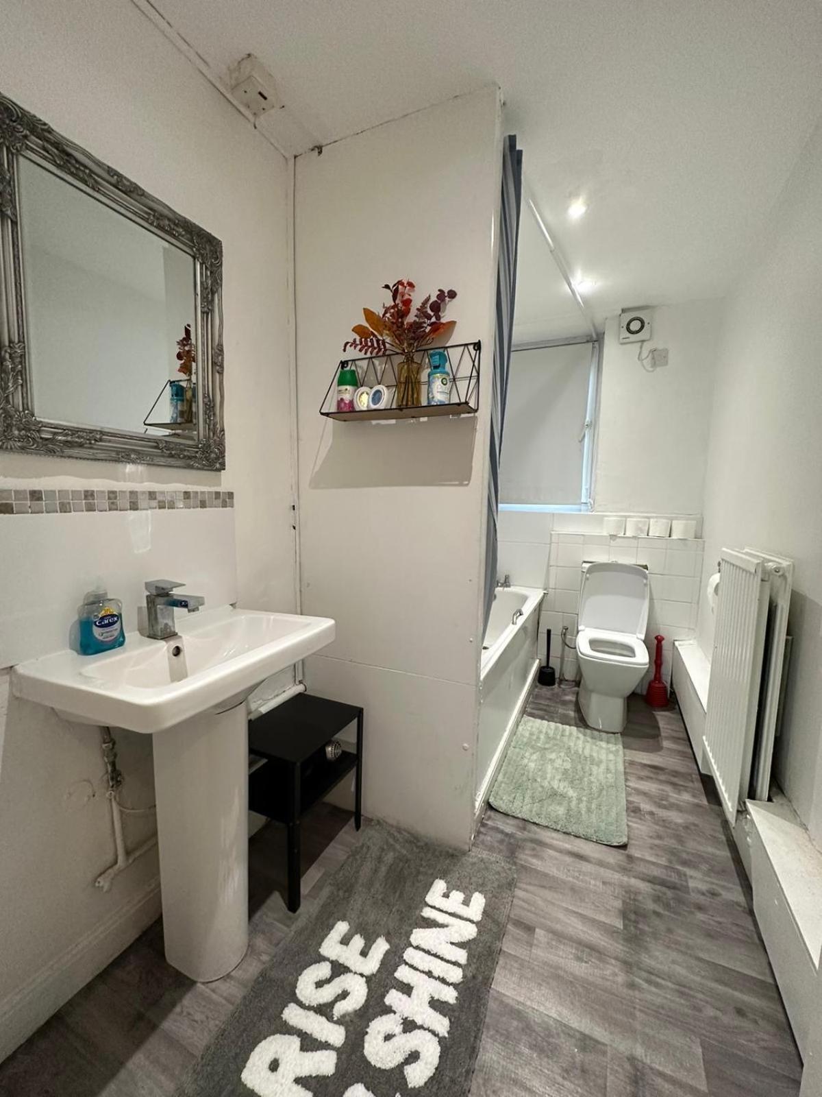 2 Bedroom Flat, 2 Minutes Walk To Bethnalgreen Station, Central Λονδίνο Εξωτερικό φωτογραφία