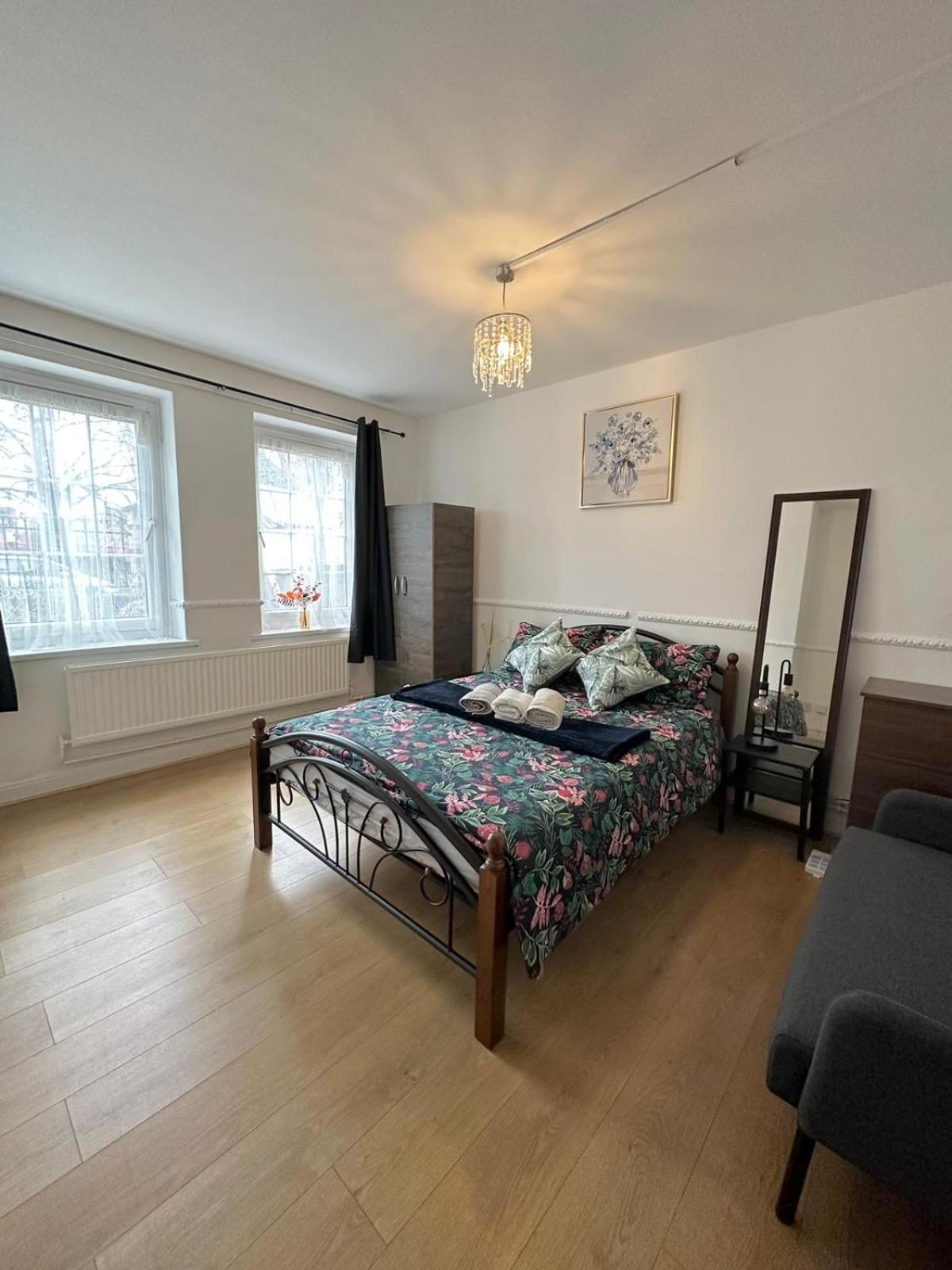 2 Bedroom Flat, 2 Minutes Walk To Bethnalgreen Station, Central Λονδίνο Εξωτερικό φωτογραφία