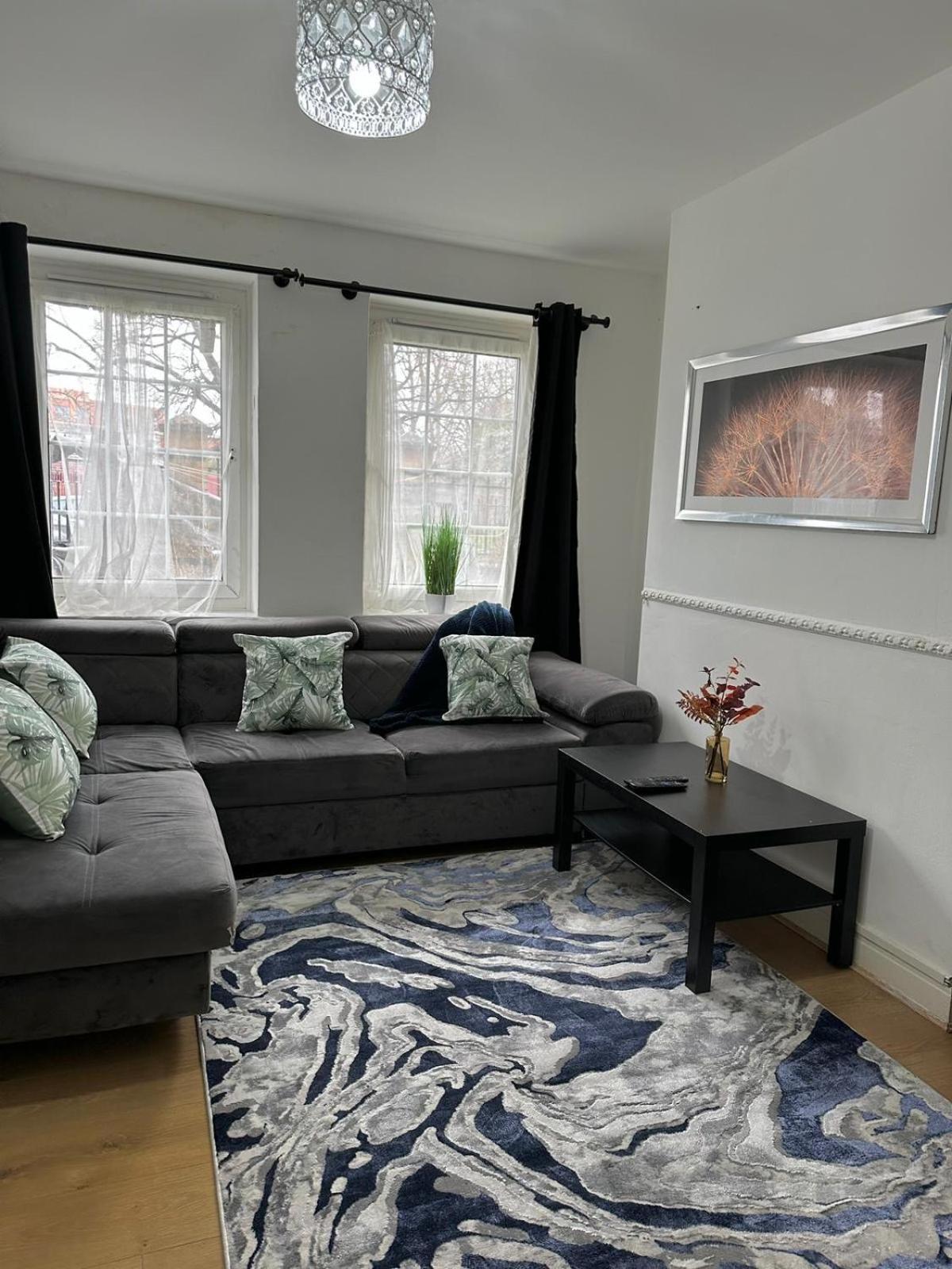 2 Bedroom Flat, 2 Minutes Walk To Bethnalgreen Station, Central Λονδίνο Εξωτερικό φωτογραφία